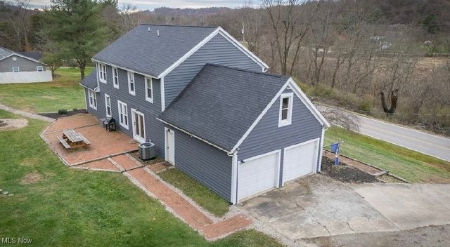 1310 Oxbow Road, Belpre, OH 45714