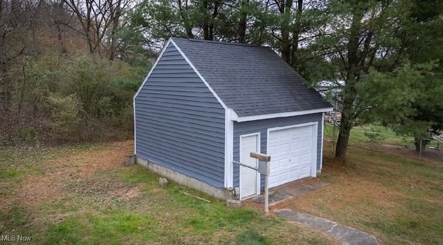 1310 Oxbow Road, Belpre, OH 45714