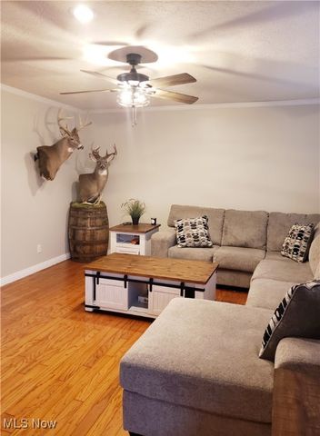 1310 Oxbow Road, Belpre, OH 45714