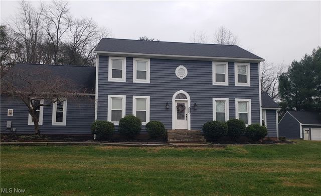 1310 Oxbow Road, Belpre, OH 45714