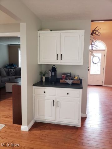 1310 Oxbow Road, Belpre, OH 45714