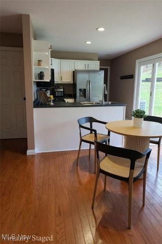 1310 Oxbow Road, Belpre, OH 45714