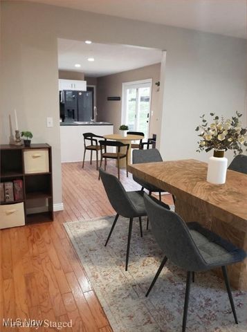 1310 Oxbow Road, Belpre, OH 45714