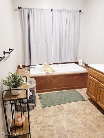 1310 Oxbow Road, Belpre, OH 45714