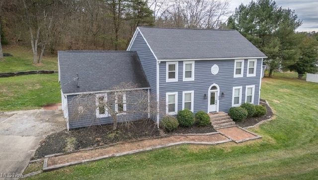 1310 Oxbow Road, Belpre, OH 45714