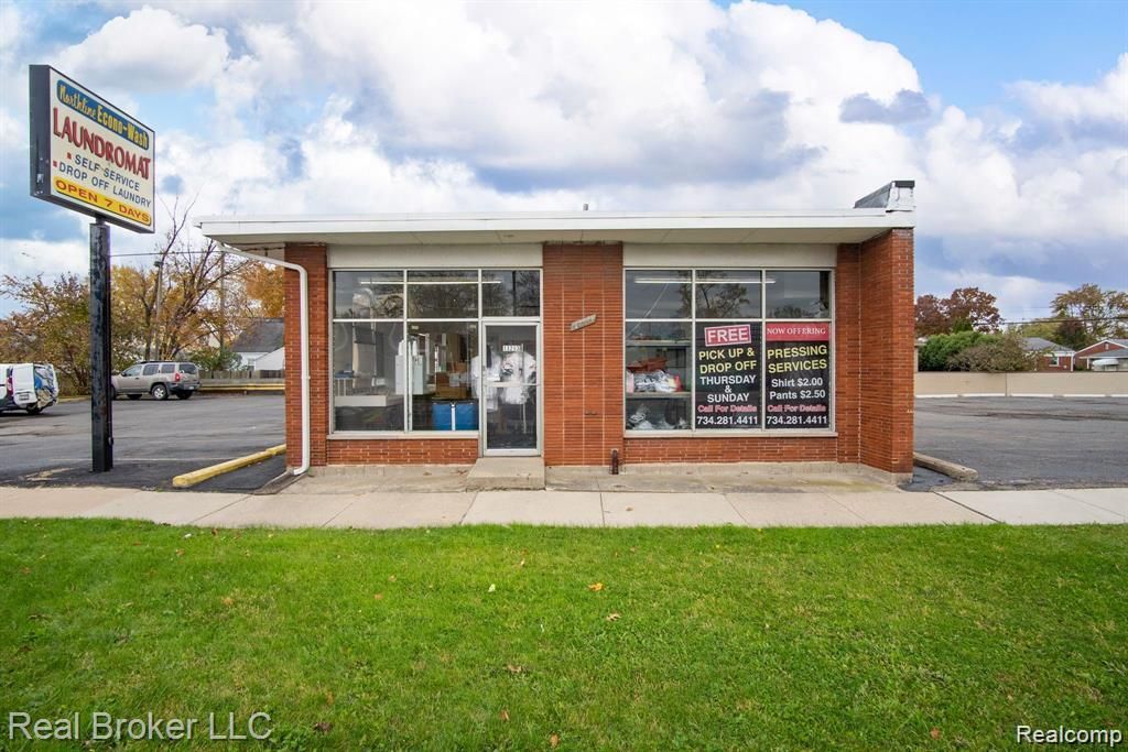 13293 Northline Road, Southgate, MI 48195