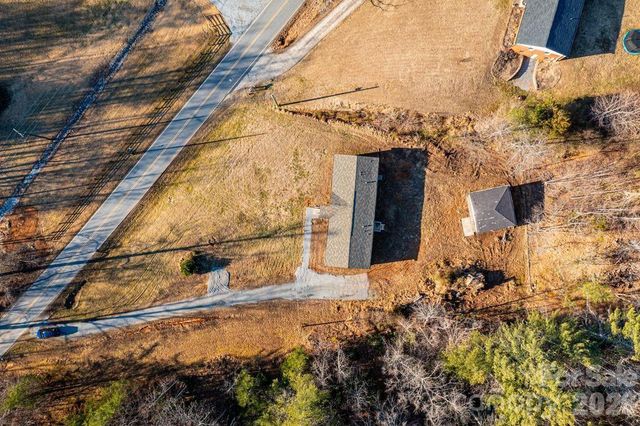 1070 Cottrell Hill Road, Lenoir, NC 28645