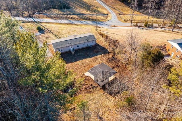 1070 Cottrell Hill Road, Lenoir, NC 28645