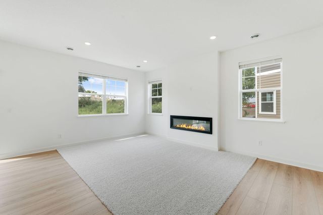 11124 203rd Street W, Lakeville, MN 55044