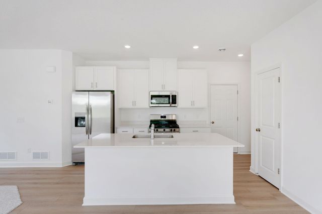 11124 203rd Street W, Lakeville, MN 55044