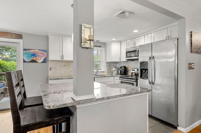 20 Robinhood Lane, Billerica, MA 01821