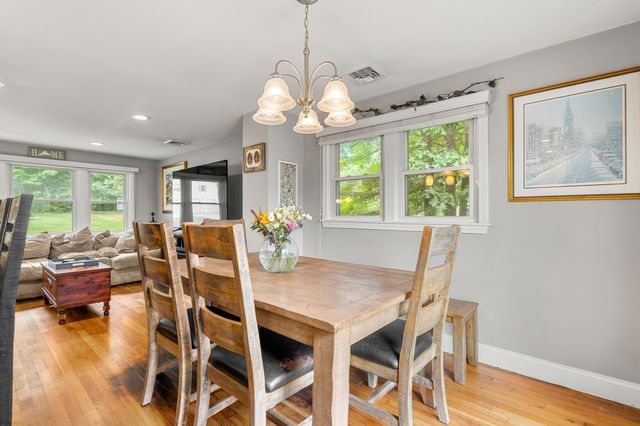 20 Robinhood Lane, Billerica, MA 01821