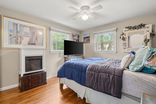 20 Robinhood Lane, Billerica, MA 01821