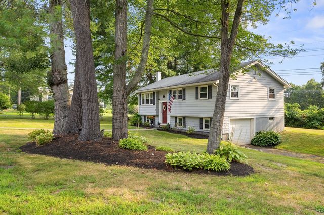 20 Robinhood Lane, Billerica, MA 01821