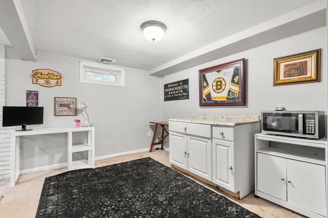 20 Robinhood Lane, Billerica, MA 01821