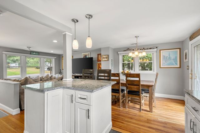20 Robinhood Lane, Billerica, MA 01821