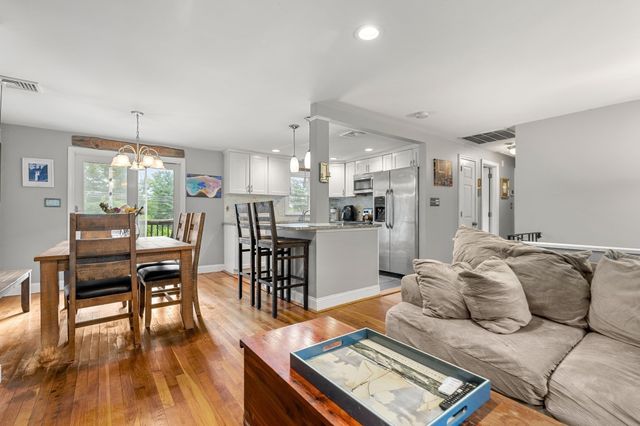 20 Robinhood Lane, Billerica, MA 01821