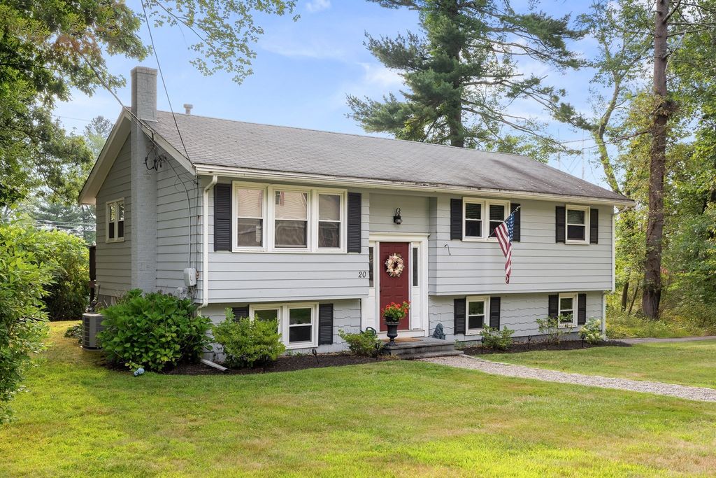 20 Robinhood Lane, Billerica, MA 01821