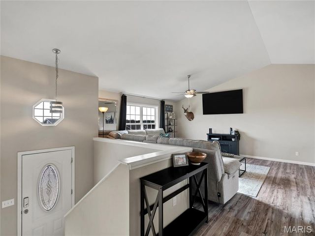 555 Mulligan Court, St Clair, MO 63077