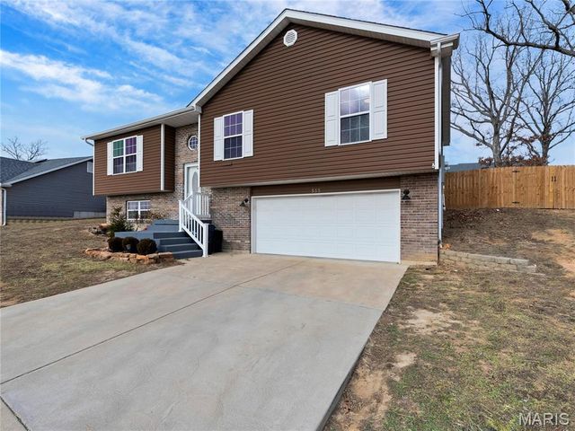 555 Mulligan Court, St Clair, MO 63077