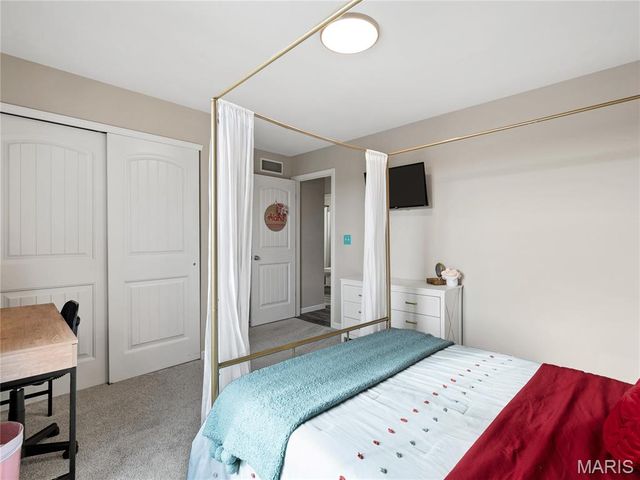 555 Mulligan Court, St Clair, MO 63077