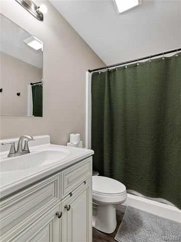 555 Mulligan Court, St Clair, MO 63077