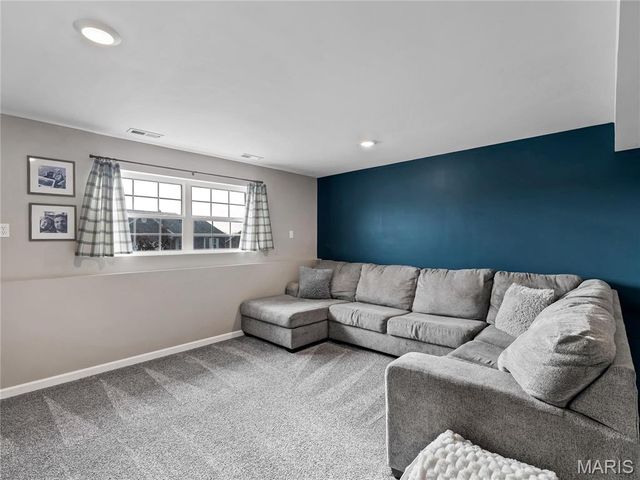 555 Mulligan Court, St Clair, MO 63077