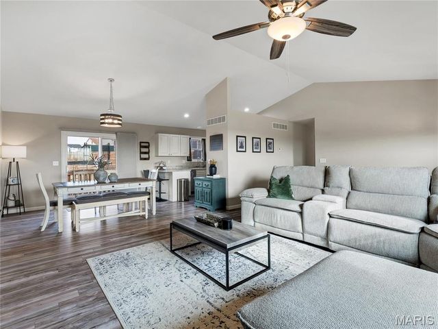 555 Mulligan Court, St Clair, MO 63077