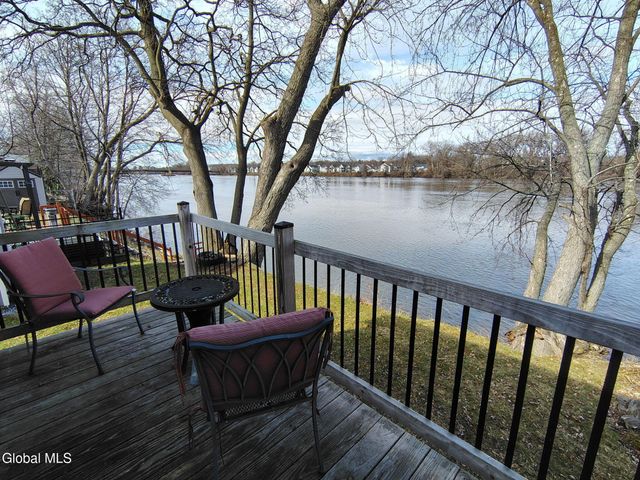 589 1st Avenue, Troy, NY 12182