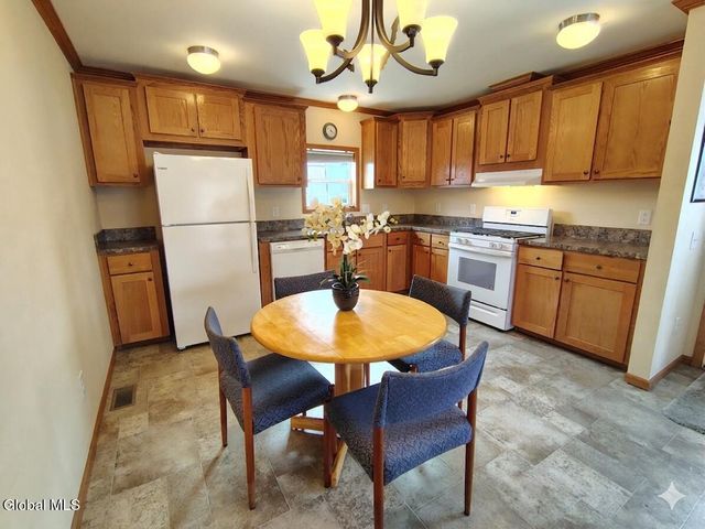 589 1st Avenue, Troy, NY 12182