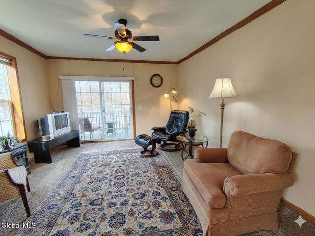 589 1st Avenue, Troy, NY 12182