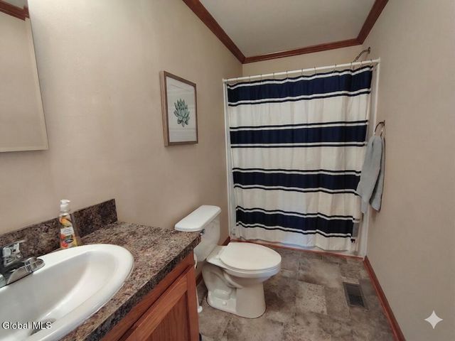 589 1st Avenue, Troy, NY 12182