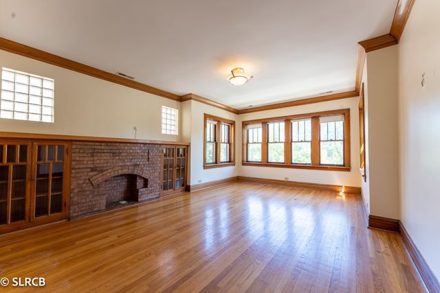 5325 W MONTROSE Avenue 2, Chicago, IL 60641
