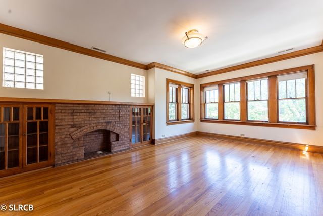 5325 W MONTROSE Avenue 2, Chicago, IL 60641