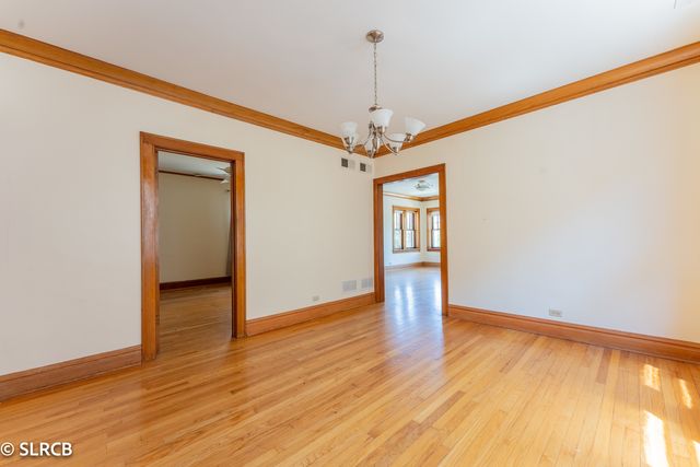 5325 W MONTROSE Avenue 2, Chicago, IL 60641