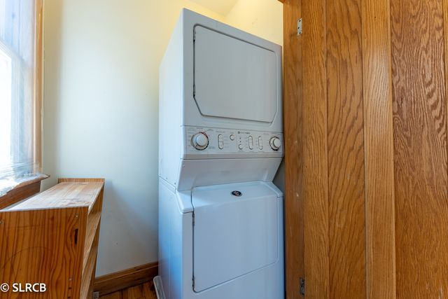 5325 W MONTROSE Avenue 2, Chicago, IL 60641