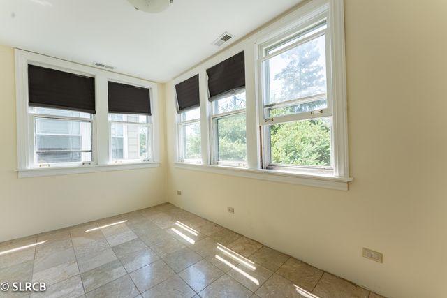 5325 W MONTROSE Avenue 2, Chicago, IL 60641
