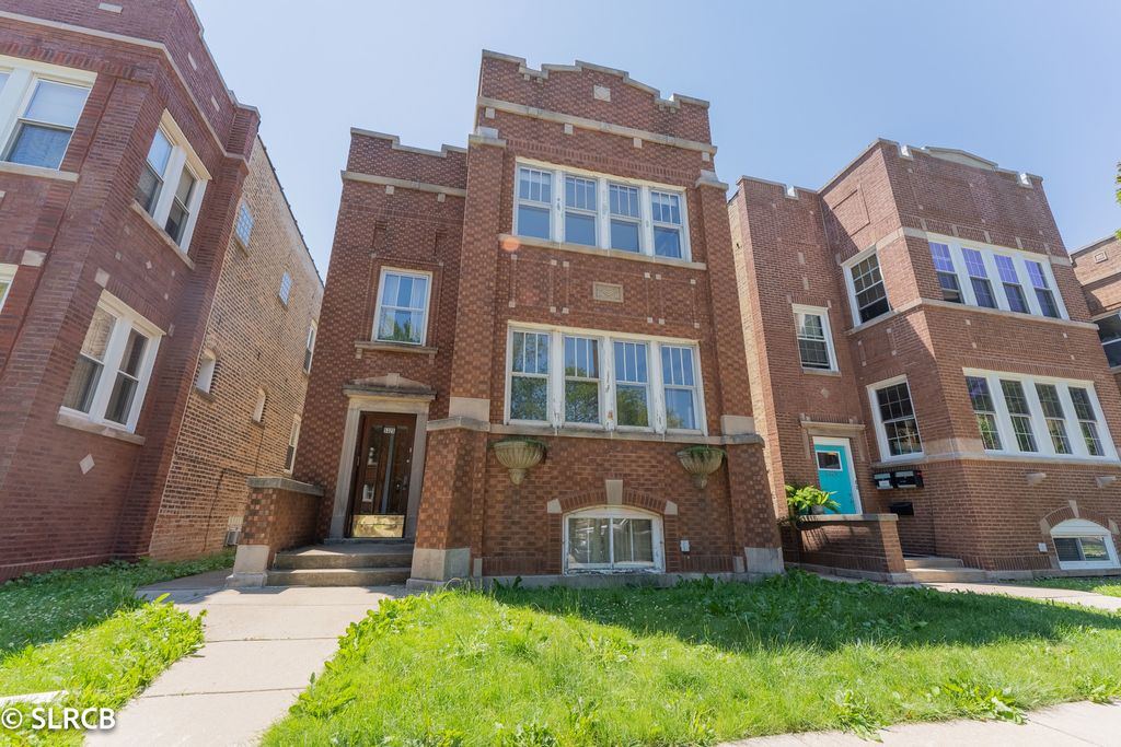 5325 W MONTROSE Avenue 2, Chicago, IL 60641