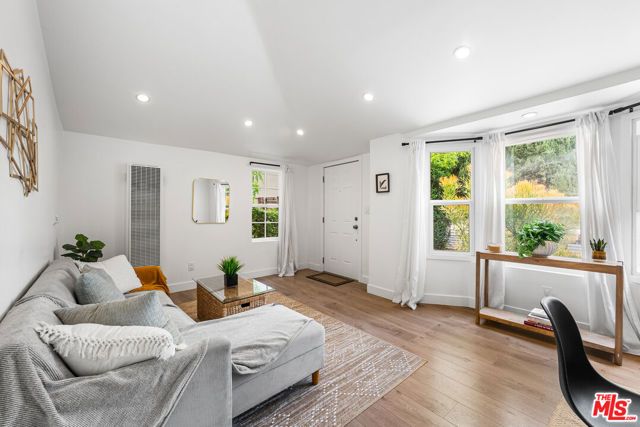 408 N La Fayette Park Place, Los Angeles, CA 90026