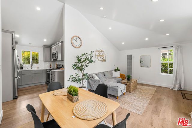 408 N La Fayette Park Place, Los Angeles, CA 90026