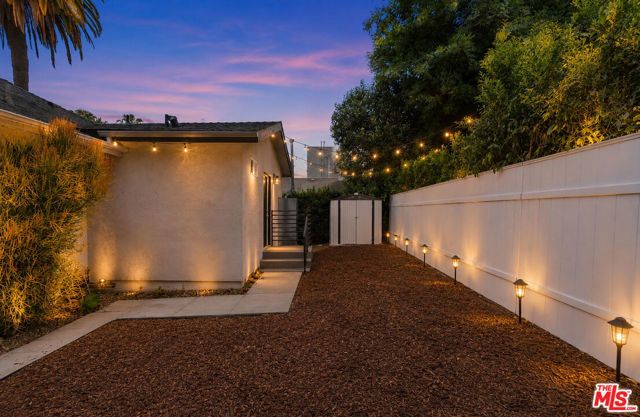 408 N La Fayette Park Place, Los Angeles, CA 90026