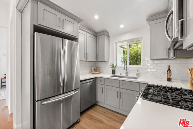 408 N La Fayette Park Place, Los Angeles, CA 90026