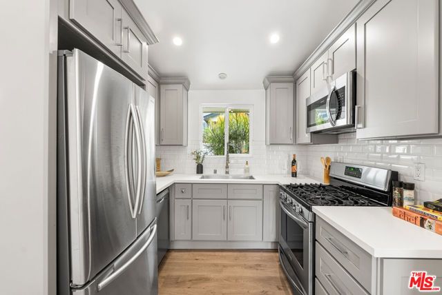 408 N La Fayette Park Place, Los Angeles, CA 90026