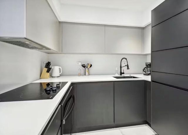 1500 Bay Road 364, Miami Beach, FL 33139