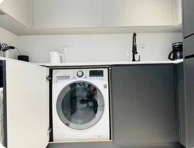 1500 Bay Road 364, Miami Beach, FL 33139