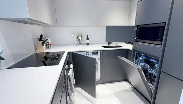 1500 Bay Road 364, Miami Beach, FL 33139