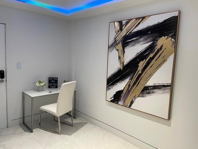 1500 Bay Road 364, Miami Beach, FL 33139