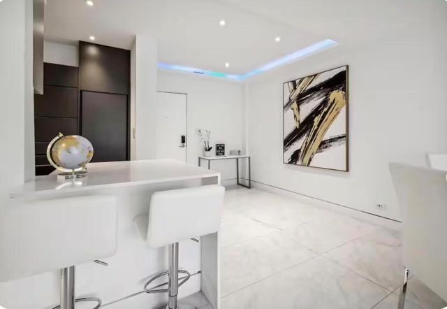 1500 Bay Road 364, Miami Beach, FL 33139