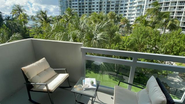 1500 Bay Road 364, Miami Beach, FL 33139