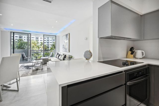 1500 Bay Road 364, Miami Beach, FL 33139